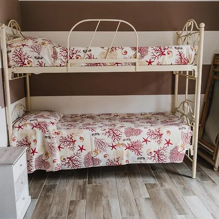 House Of Alex Леванто